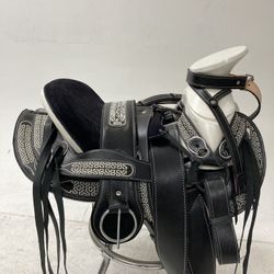 Nueva Montura Charra Bordada Con Fuste Amplio
