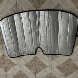 Auto Tech Zone SUV Windshield Sunshade.