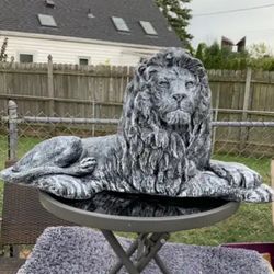 Stone Color Laying Lion Statue