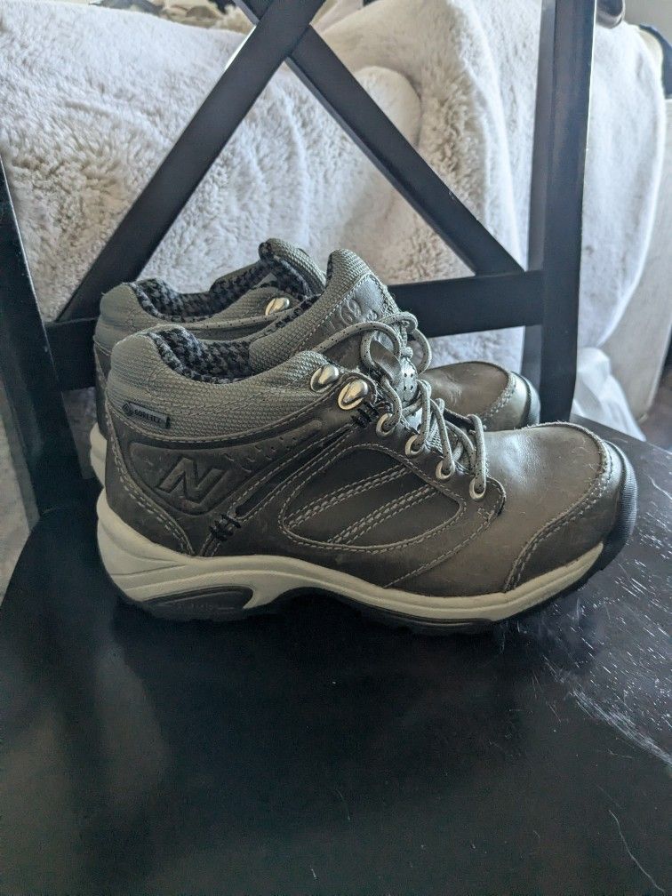 New Balance 1569 Walker Hiking Boots Size 7.5