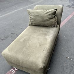 Chaise Lounge Sofa Army Green. 