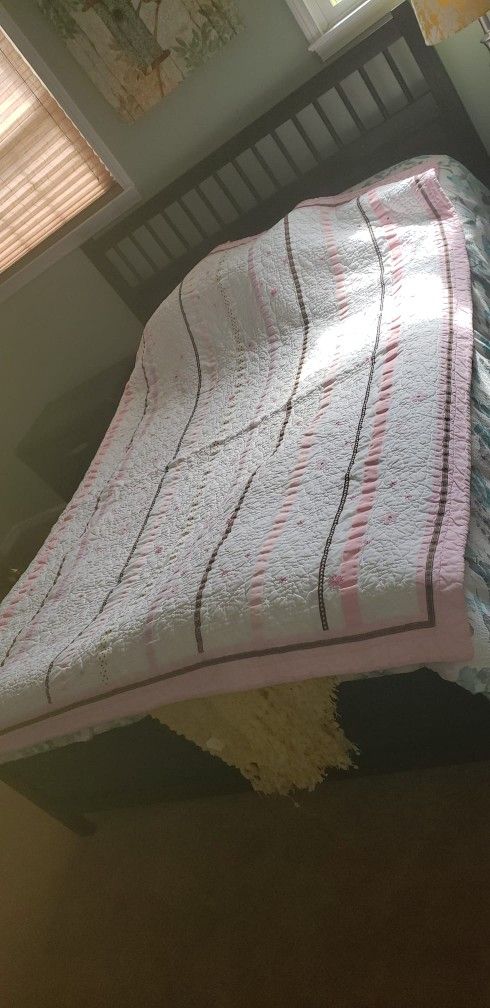 Pottery Barn KIDS Pink Floral Reversible Quilt TWIN 64 X 84
