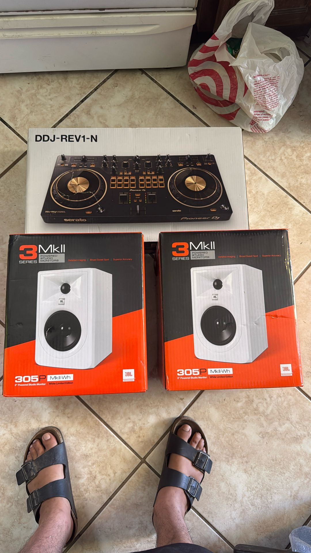 Pioneer Dj Set And JBL Speakers