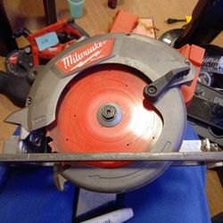 Milwaukee Handheld Circular Saw