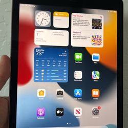 iPad Pro 128gb. Cellular! Like New And Unlocked! 