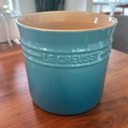 Le Crueset 2.75 qt crock