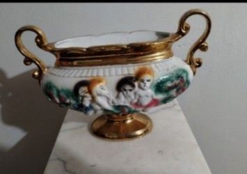 CAPODIMONTE PORCELAIN FIGURAL DOUBLE HANDLED CENTERPIECE 12"×8" ×6"