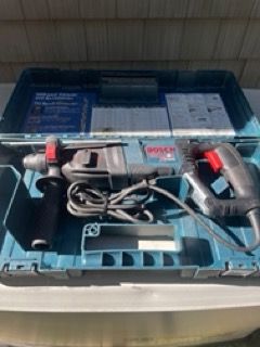 Bosch Bulldog Extrene Hammer Drill w/Carrying Case