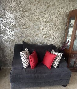 X-Large gray chair