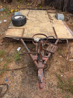 Free pop up trailer frame. In decent condition could be used for a motorcycle trailer or just a regular trailer need some TLC. Pick up in Baldwin park