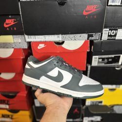 DS Nike Dunk Low Vintage Green size 8