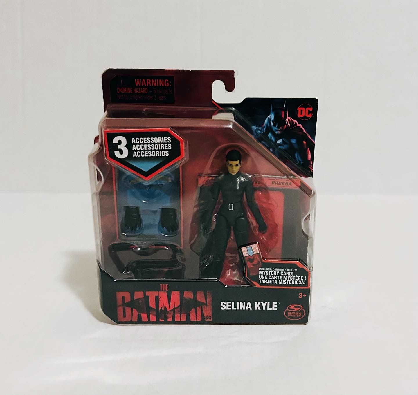 Selina Kyle 4” Action Figure with 3 Accessories and Mystery Card