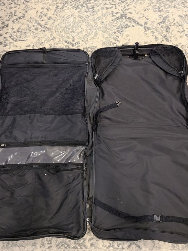 JAGUAR Suit Carrying Black Garment Bag | Luggage