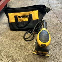 Dewalt Palm Sander 