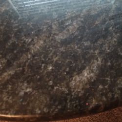 Little Round Table And Two Chairs 30$