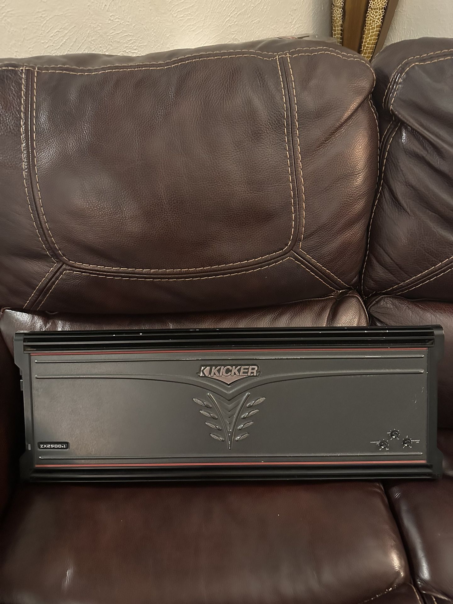 KICKER AMP 2500 Watts