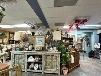 Potato Barn Console