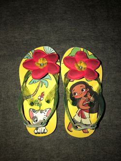 Moana toddler girl flip flops size 7/8