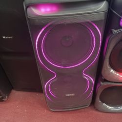 Double 15" Powerful rechargeable Battery Bluetooth Party Speaker.  Free 🎤.  Brand New
