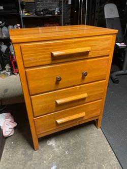 4-Drawer Wooden Dresser