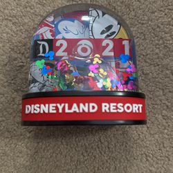 2021 Disney Globe