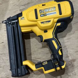 DEWALT 20V MAX XR Lithium-Ion Electric Cordless 18-Gauge Brad Nailer (Tool Only)