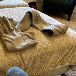 LADIES CREAM COLOR SUEDE KNEE hIGH GIANNI BINI BOOTS 