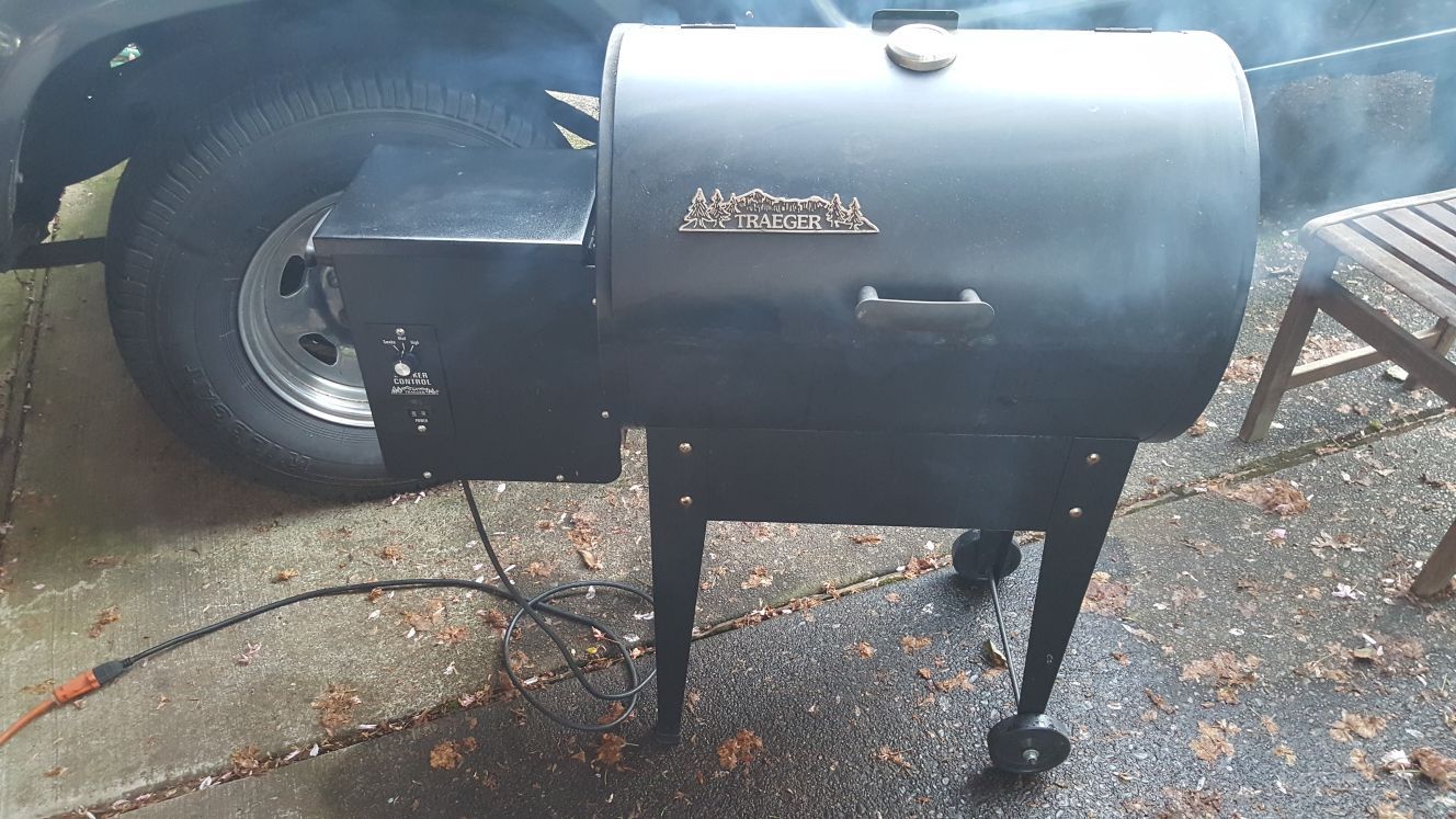 Traeger junior pellet grill trager treager bbq smoker