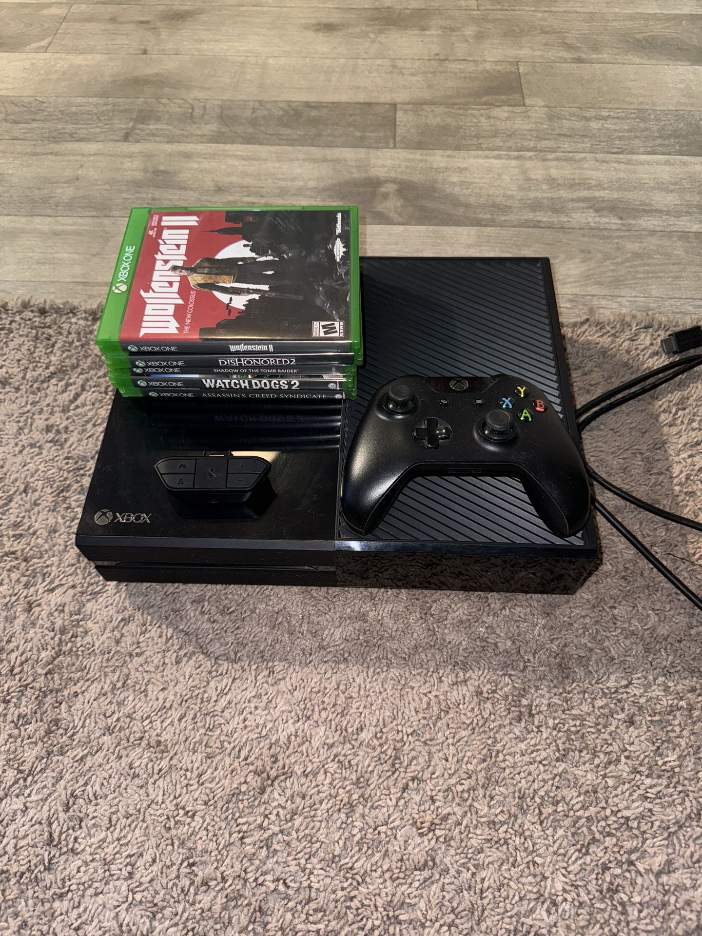 Xbox one with controller headset adapter and 5 games