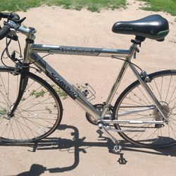 Schwinn Varsity Aluminum https://offerup.com/redirect/?o=MTQuU3BlZWQucmFjZWluZy5iaWtlLmdyZWF0LmNvbmRpdGlvbi5yZWFkeS5mb3IueW91ci5uZXh0.trip