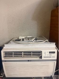 LG window A/C works good 8000,BTU