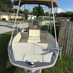 Scout 15’3 Flats Fishing Boat 
