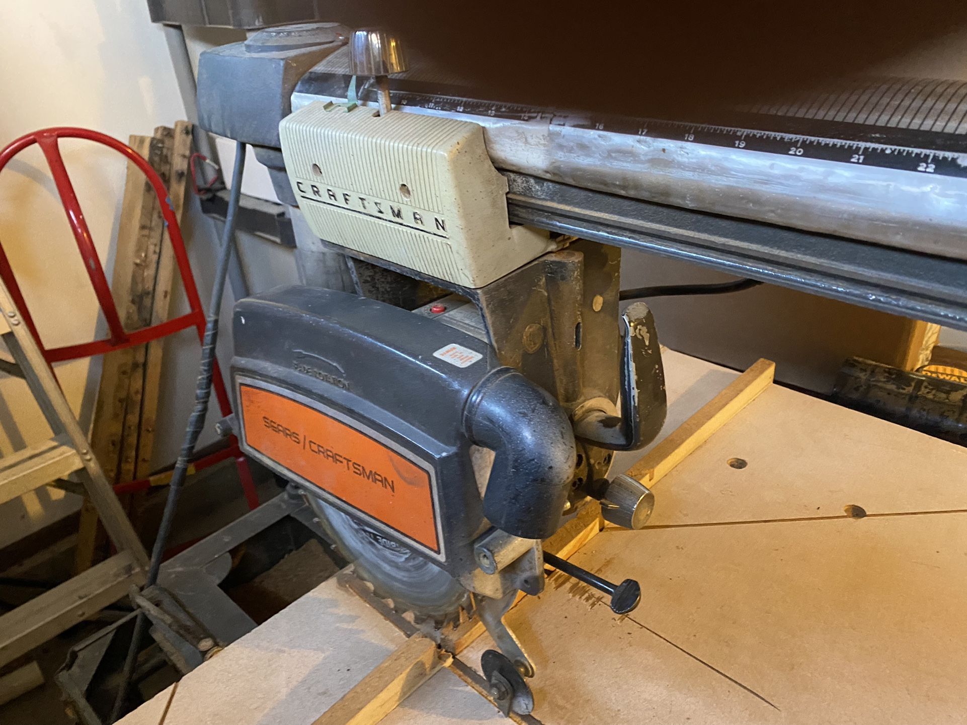Radial arm Saw