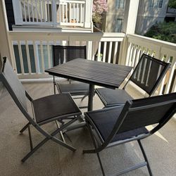 Patio set (4 Chairs + Table)