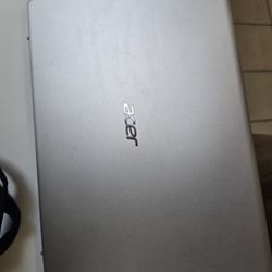Acer SWIFT 1 LAPTOP