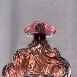 Ariana Grande perfume