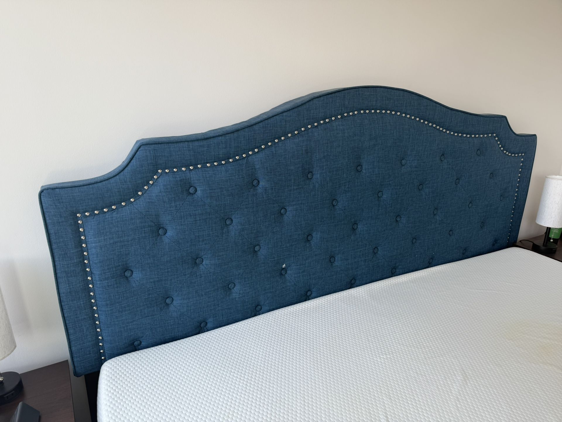Full King Bed Set And Night Stands