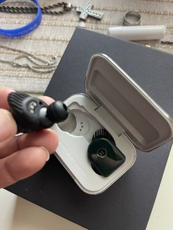 Máster And Dynamic Headphones