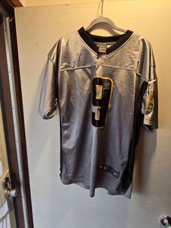 Drew Brees #9 New Orleans Saints silver/gray alternative NFL jersey.