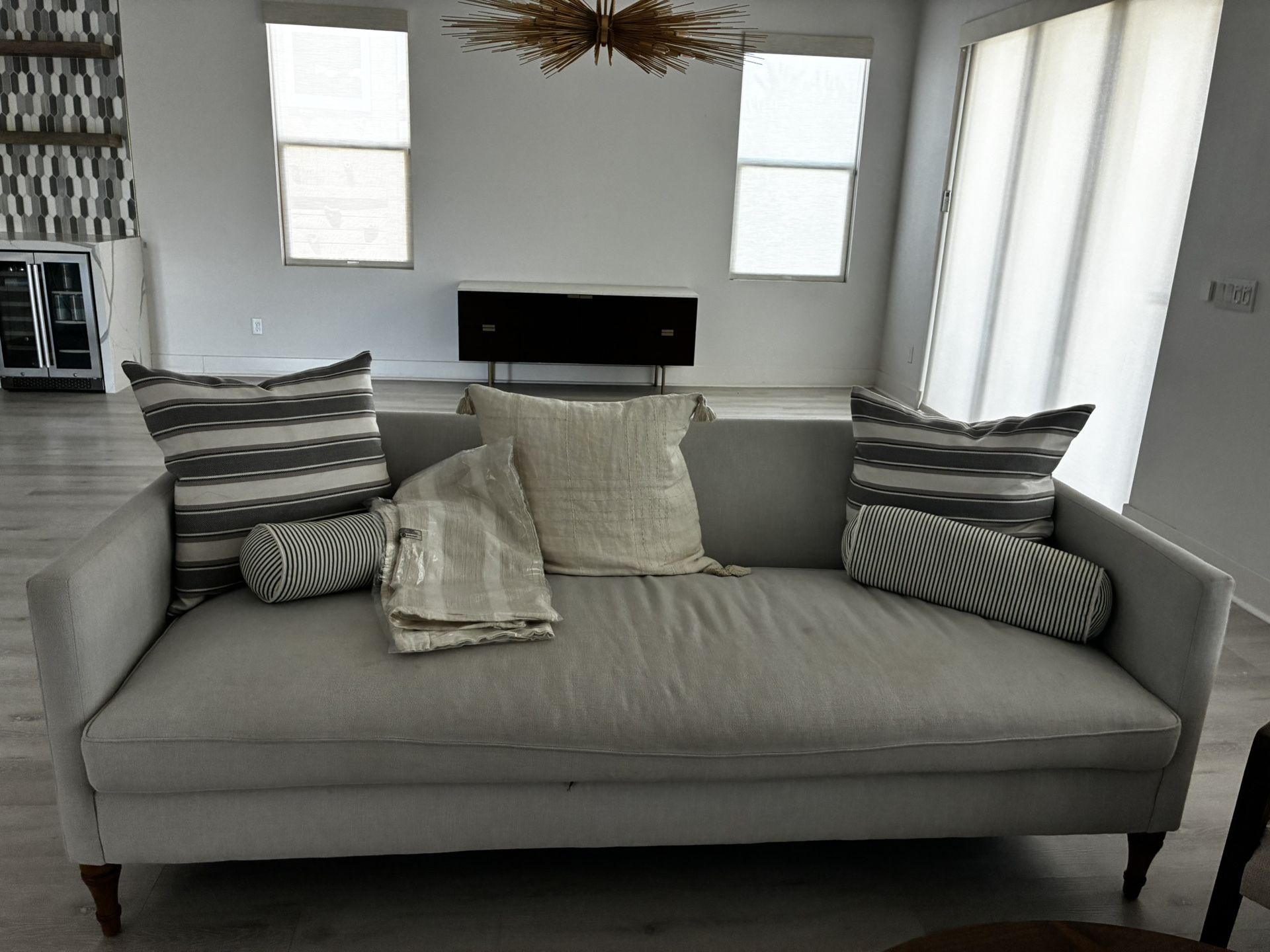 Comfortable Minimalist Stylish Couch