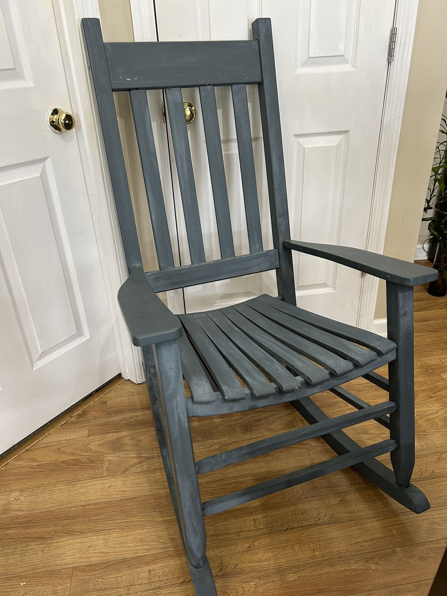 Wooden Rocking Chair