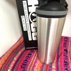 25 Oz Classic Shaker Bottle 