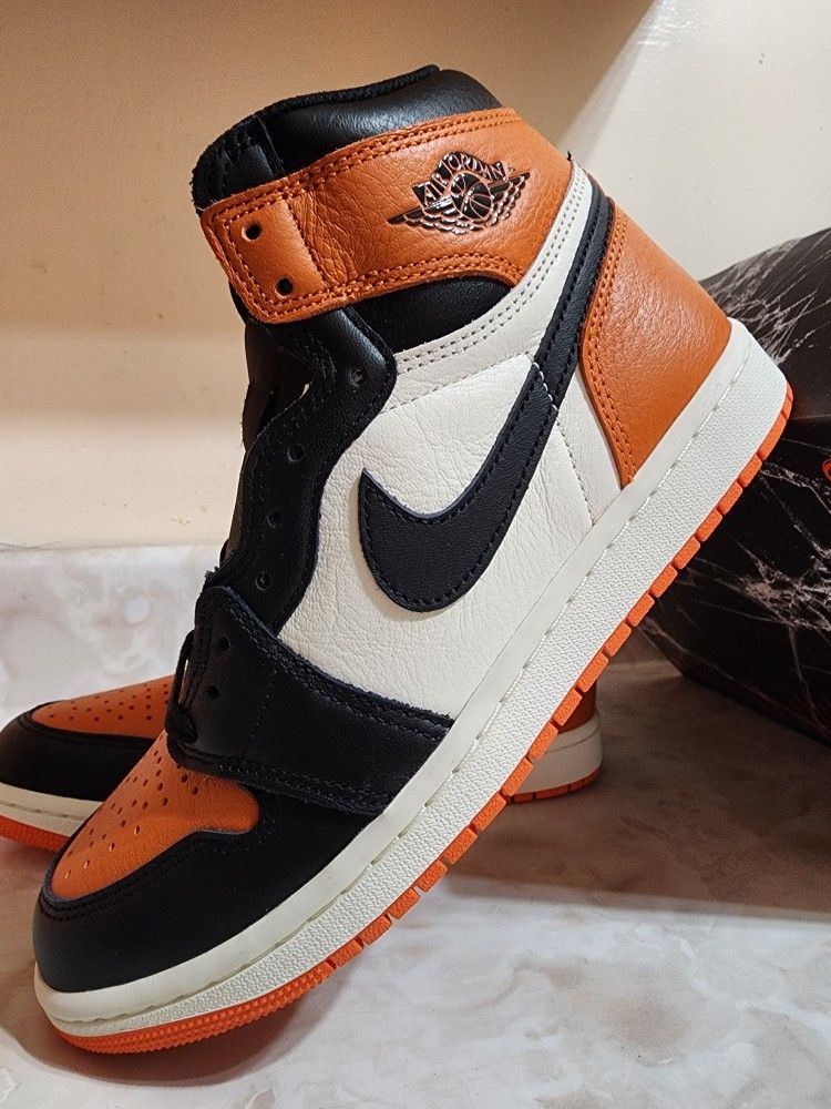Nike Air Jordan 1 Retro High OG Sizes In Description