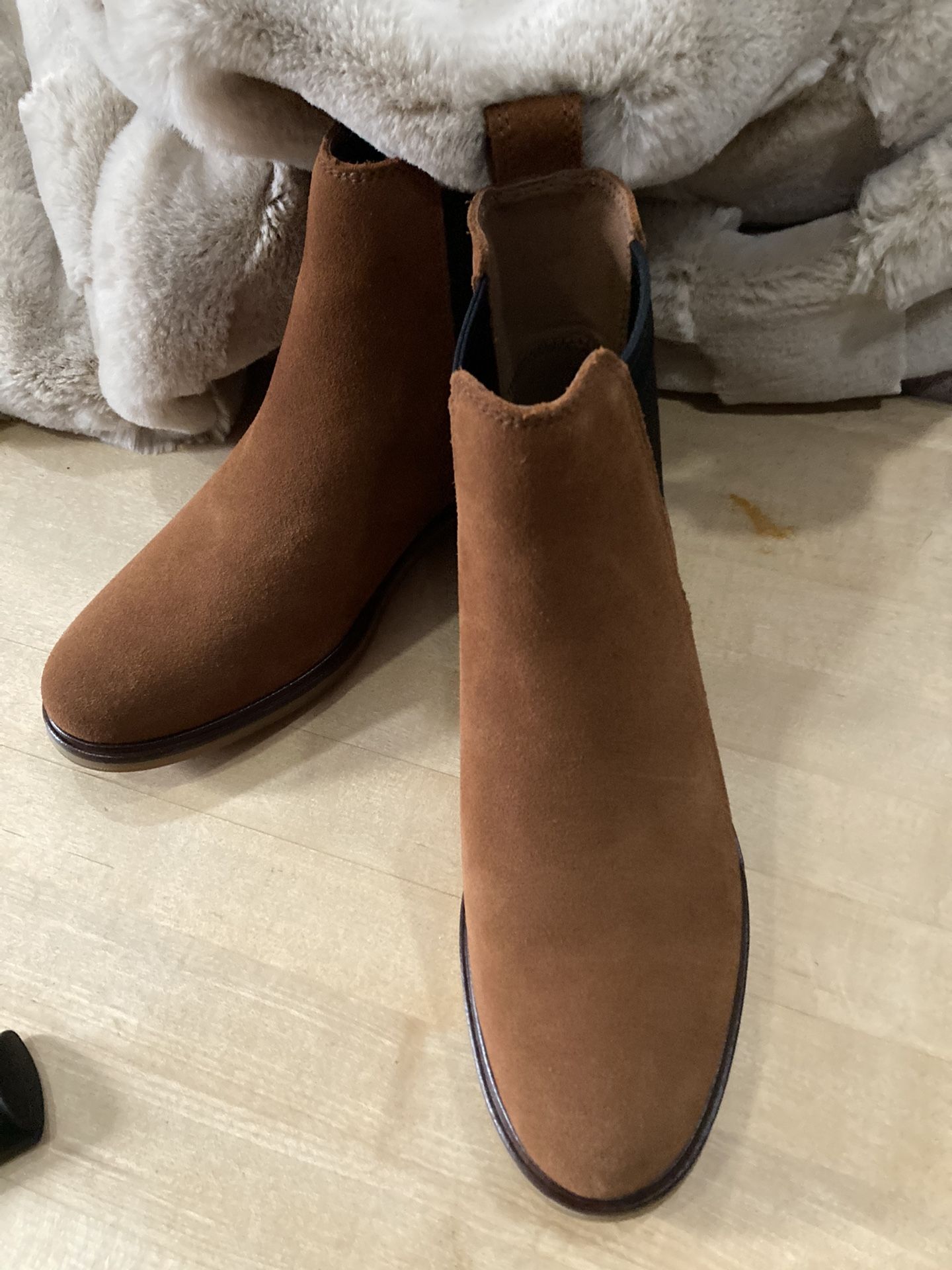 Clarks Ria Chelsea Tan Leather Slip On Ankle Boots Women's Sz 9 M