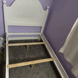 White twin bed frame