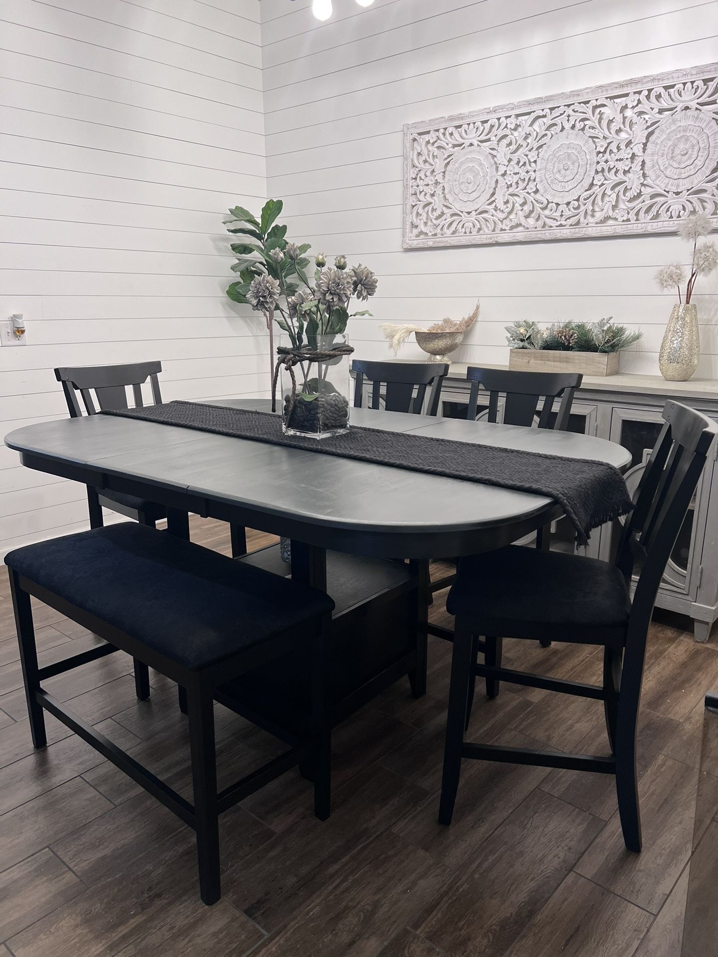 Dinning Table 