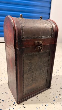 Decorative Wooden Wine Box with Metal Embossing