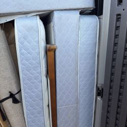 Queen mattress W-box Spring & Frame