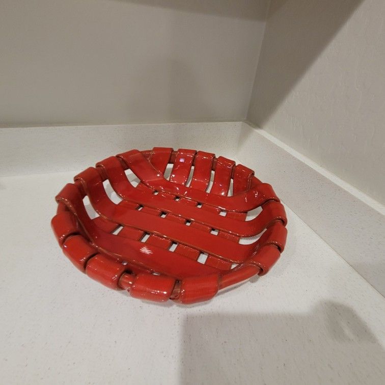 Red Lattice Ceramic Basket Weave Dish