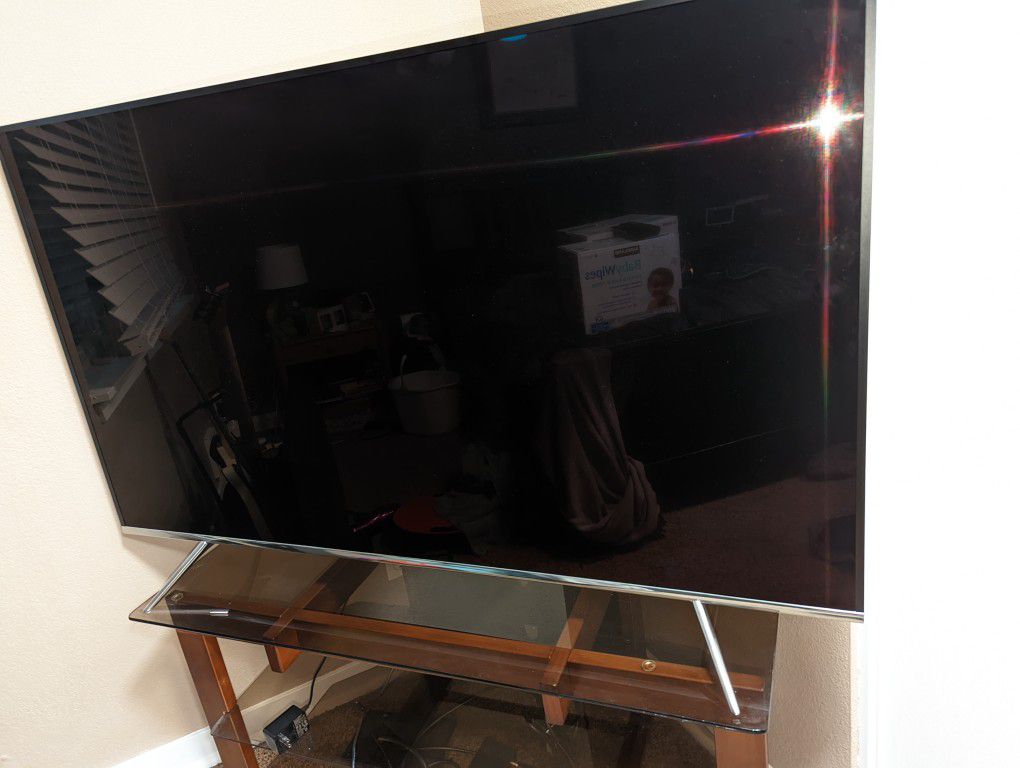 Samsung 60" TV UN60KS8000F - $400